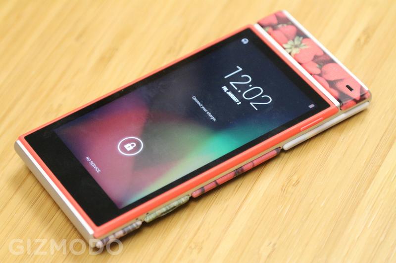 Illustration for article titled Project Ara Hands-On: Google's Modular Smartphone Sure Is Modular